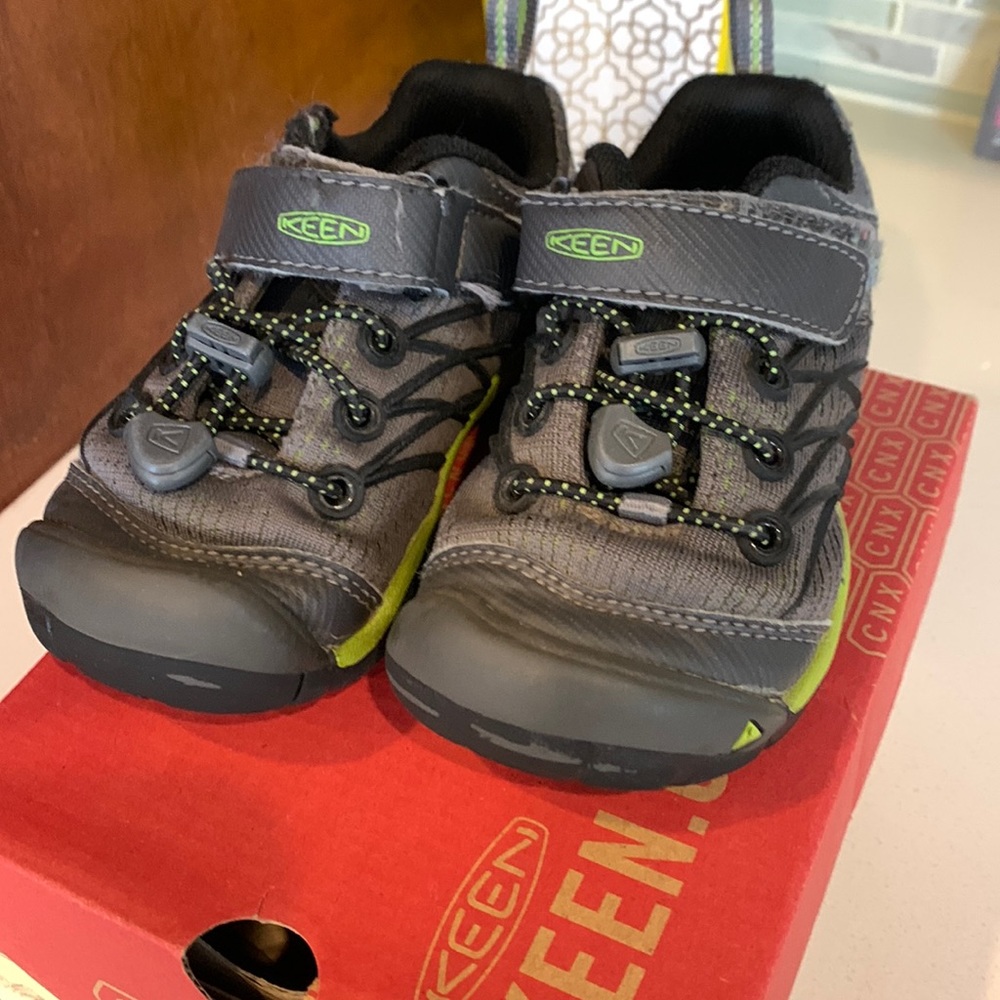 Boys Keen sneakers.